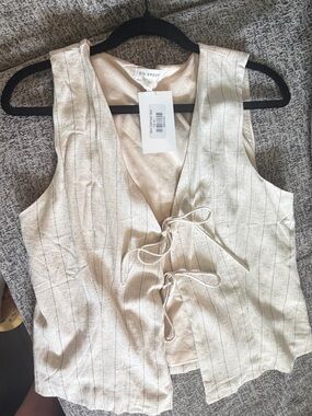 Vero Oatmeal Tie Vest